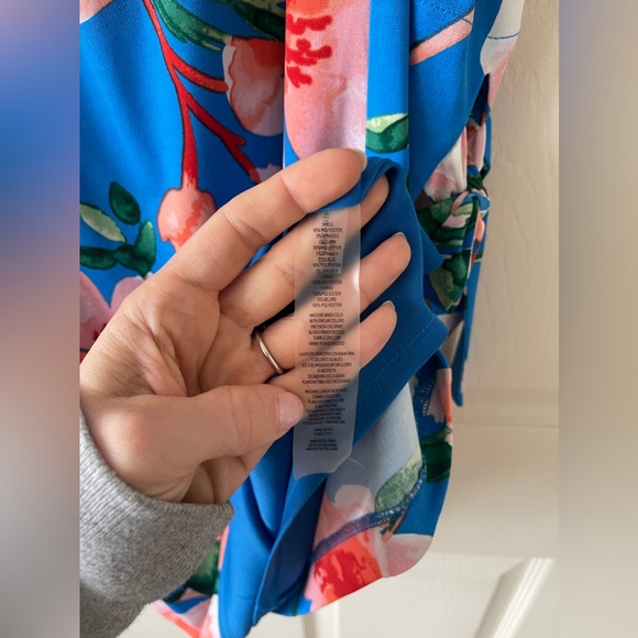 Vince Camuto Off Shoulder Floral Dress - Picture 7 of 7